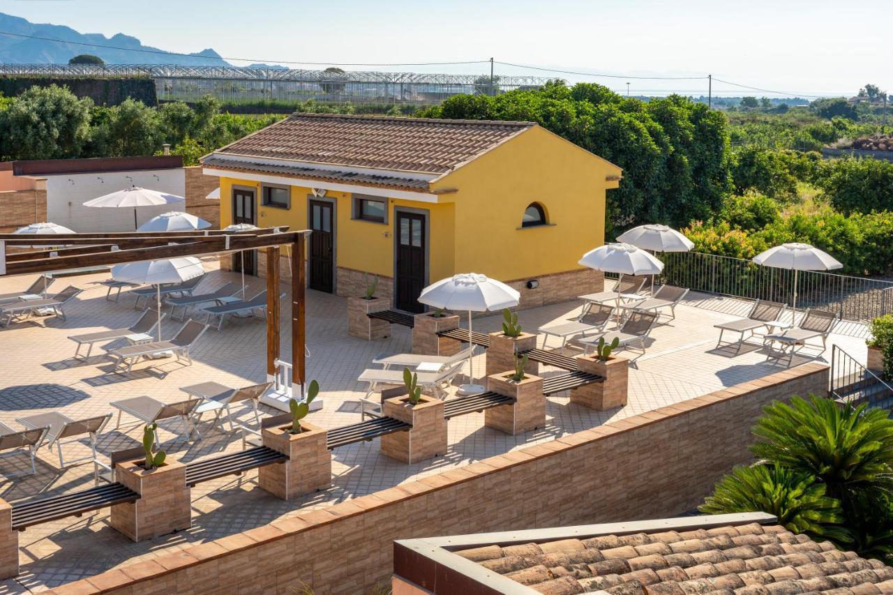 La Terra Dei Sogni Country Hotel Fiumefreddo di Sicilia Exterior photo