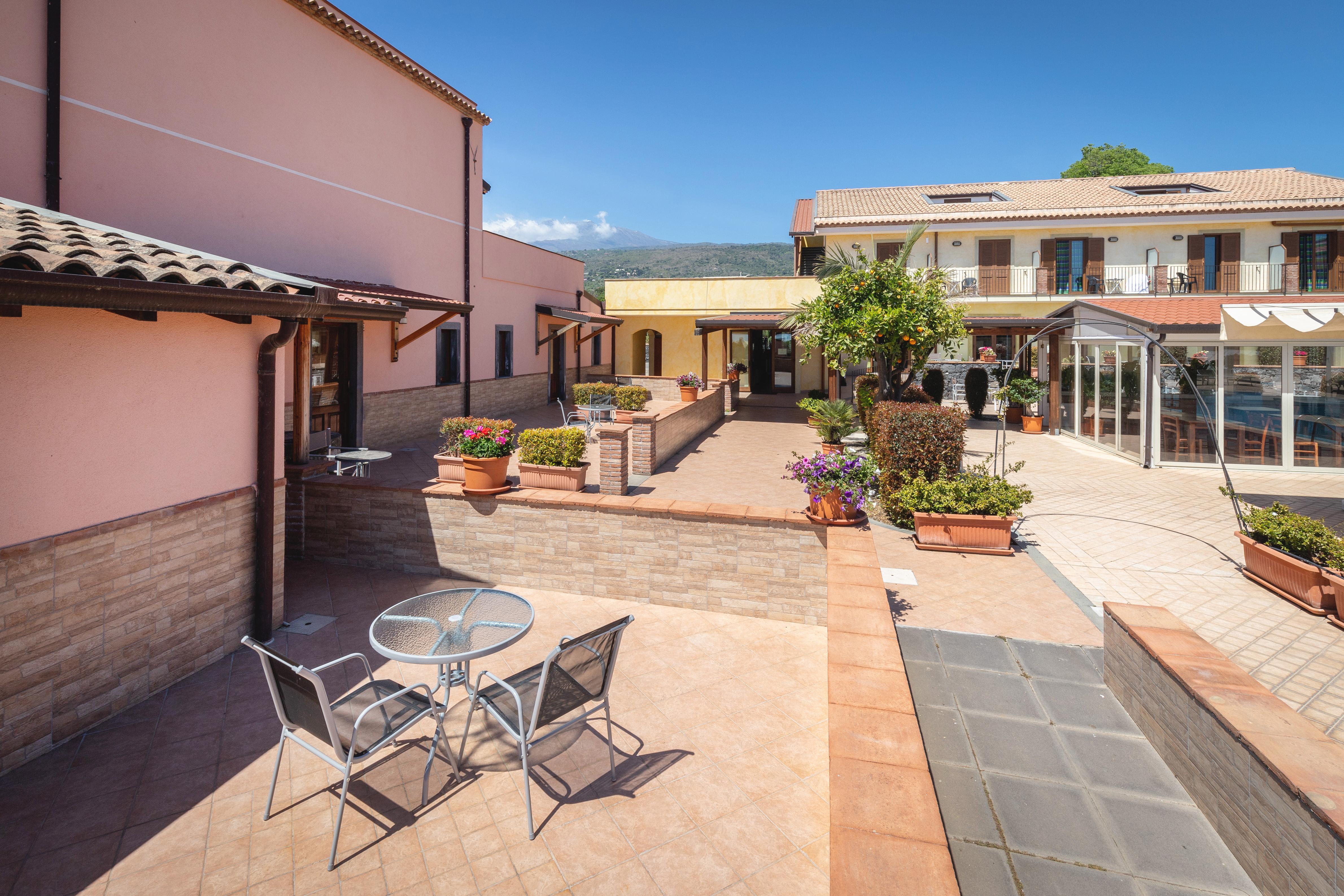 La Terra Dei Sogni Country Hotel Fiumefreddo di Sicilia Exterior photo