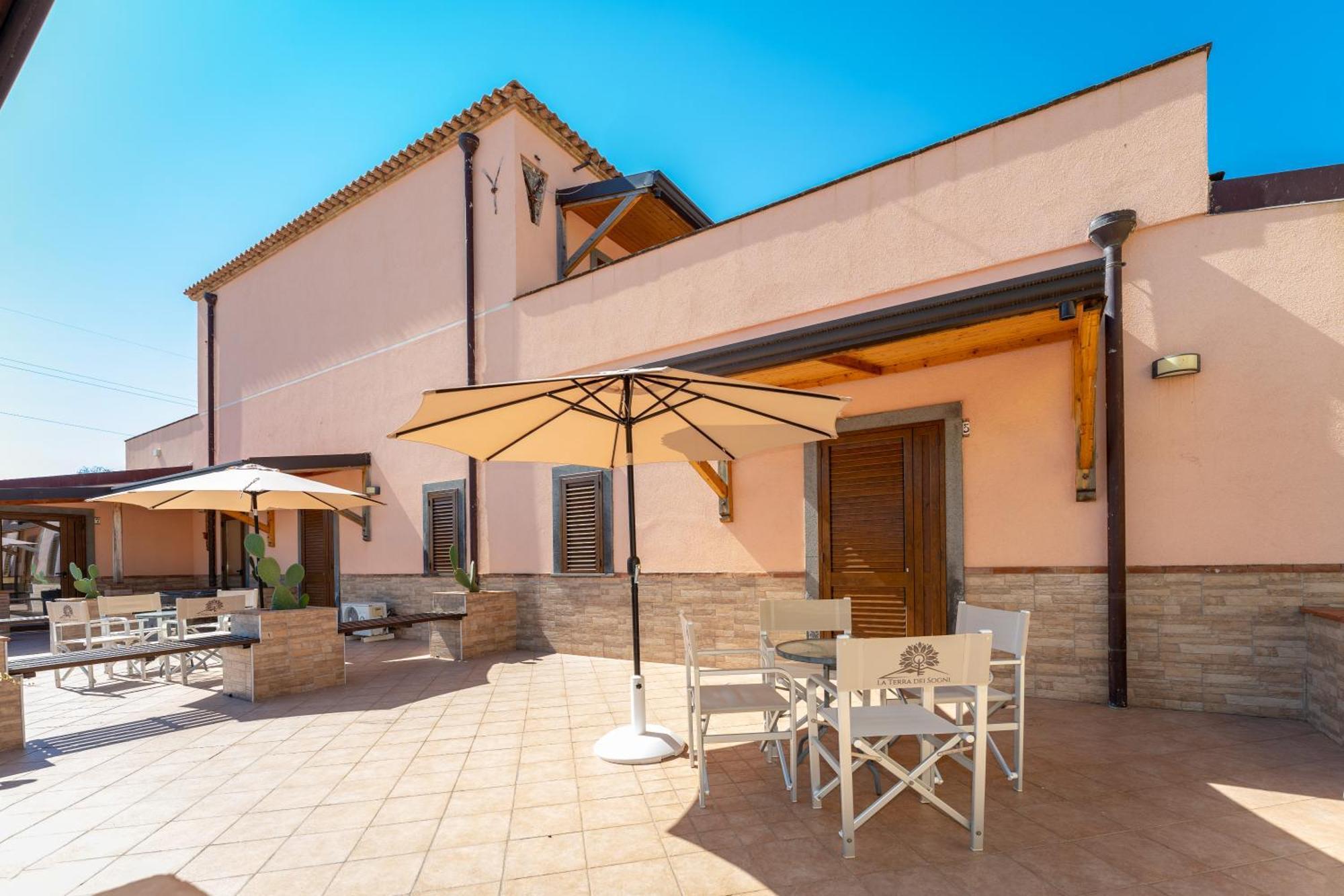 La Terra Dei Sogni Country Hotel Fiumefreddo di Sicilia Exterior photo